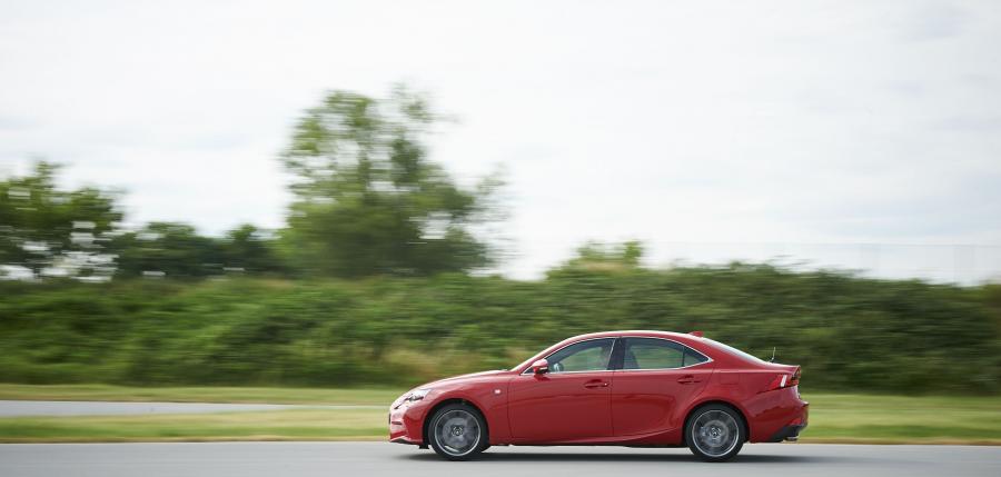  Lexus IS200t F-Sport 2015 года  (фото 5 из 52)